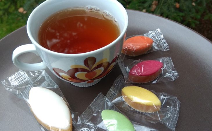 Chá e Calissons. Foto: Yuri Hayashi